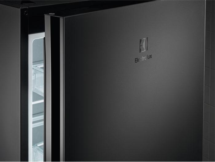 Холодильник ELECTROLUX LNT 7ME32 M1