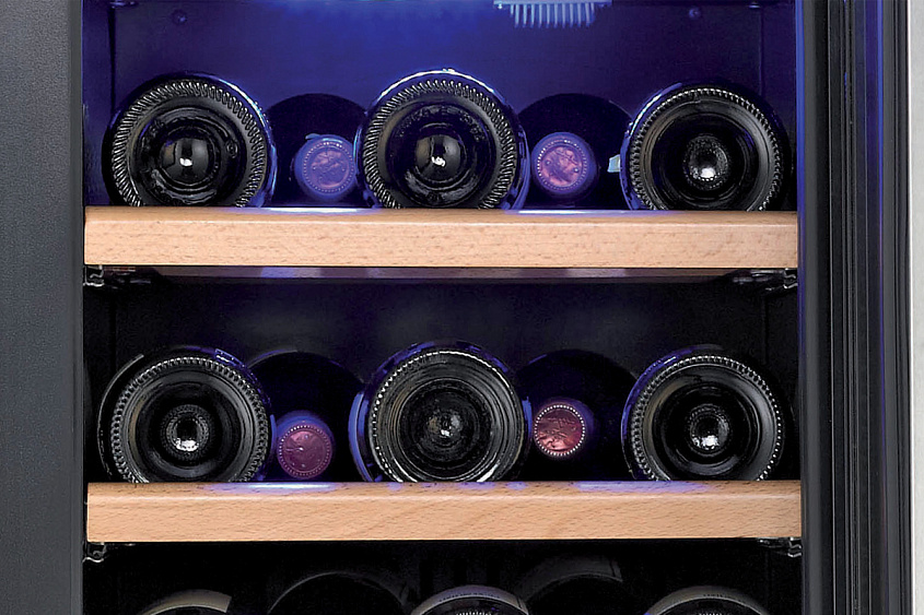 Винный шкаф CASO WineMaster 66 Classic