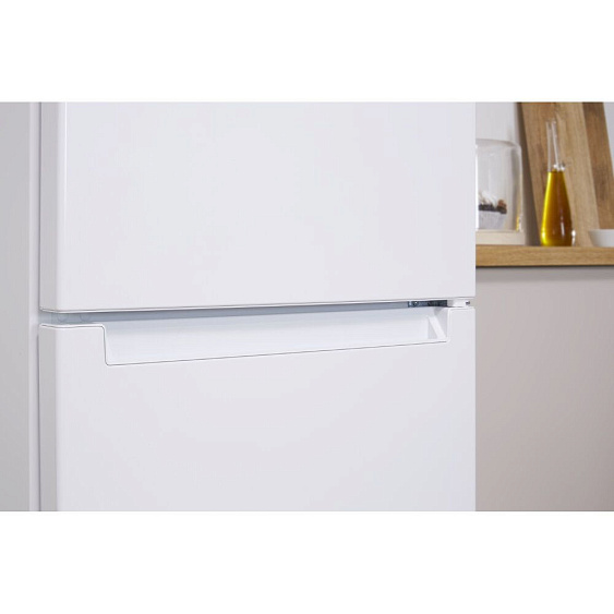 Холодильник INDESIT dfe 4200 w