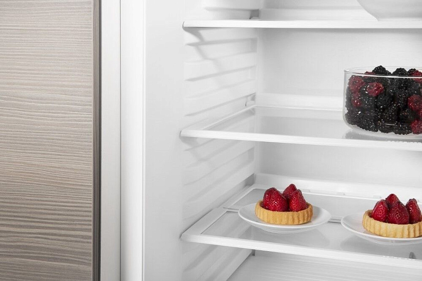 Встраиваемый холодильник WHIRLPOOL arg 590 a+
